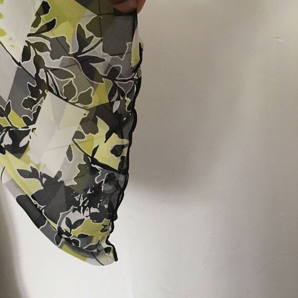 JM Collection Lightweight Sheer Sleeved Blouse: Size M - Picture 4 of 8